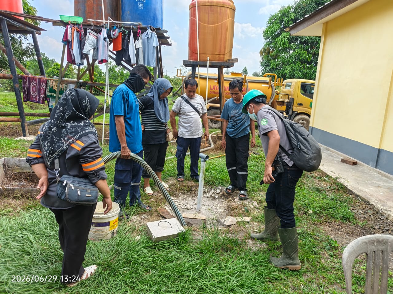 Penyedotan tinja dan pengelolaan sanitasi